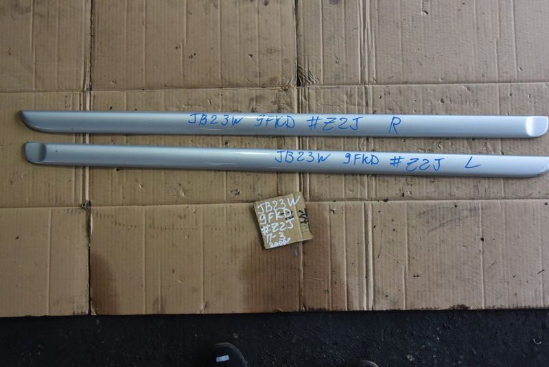 Молдинг на дверь Suzuki Jimny JB23W