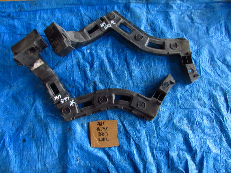 Крепление бампера Volkswagen Sharan 7N1