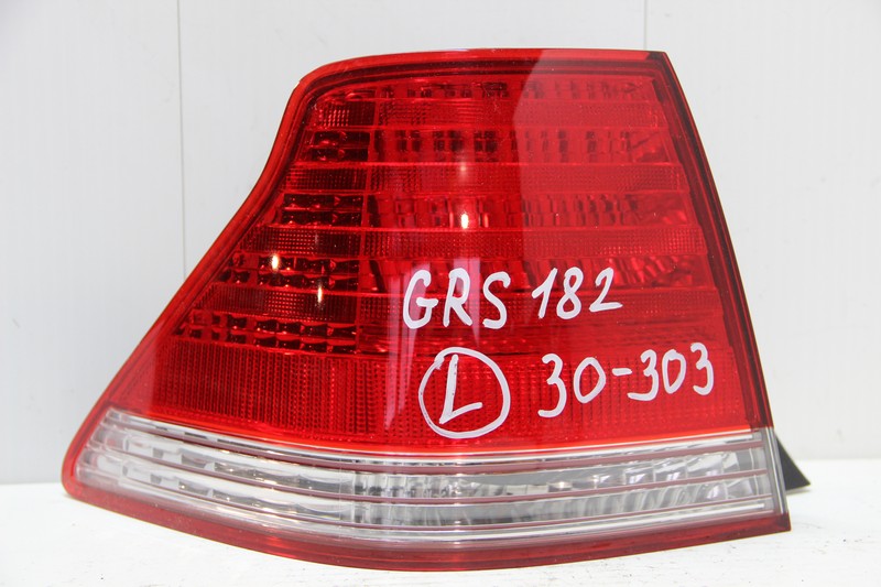 Стоп-сигнал Toyota Crown GRS182