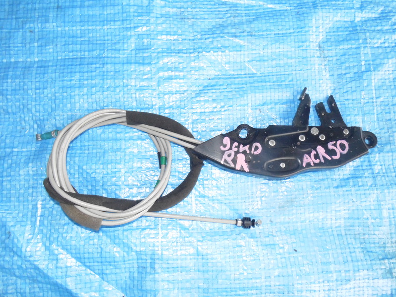 Замок двери Toyota Estima ACR50