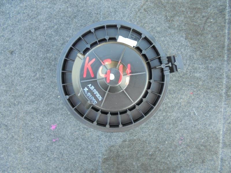 Моторчик печки Nissan Bluebird Sylphy