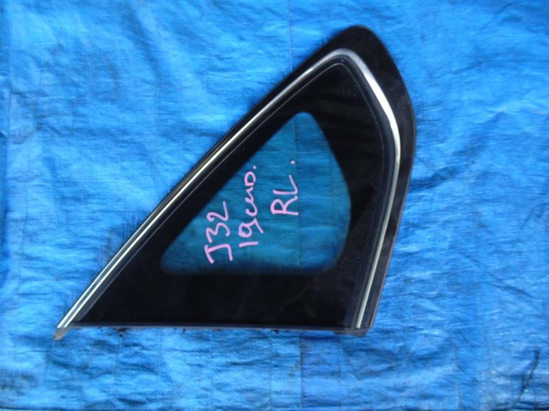 Форточка двери Nissan Teana J32