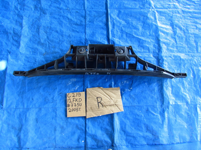 Крепление бампера Mercedes-benz Cls-class