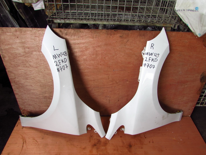 Крыло Volvo V40