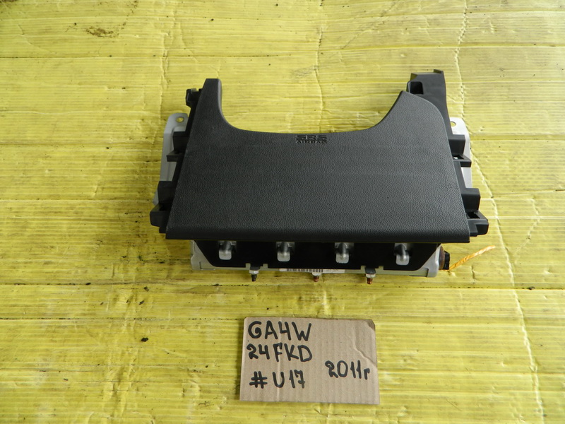 Airbag коленный Mitsubishi Rvr GA4W