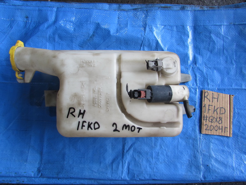 Бачок стеклоомывателя Dodge Ram