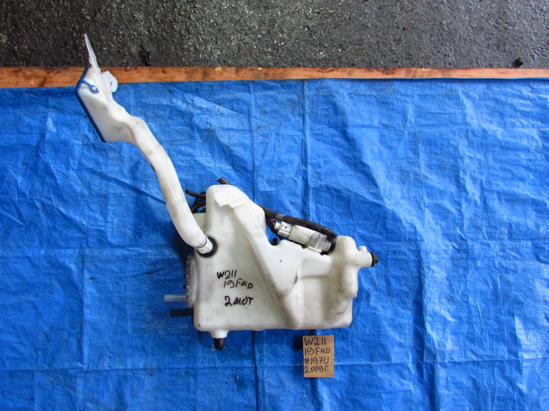 Бачок стеклоомывателя Mercedes-benz E-class W211