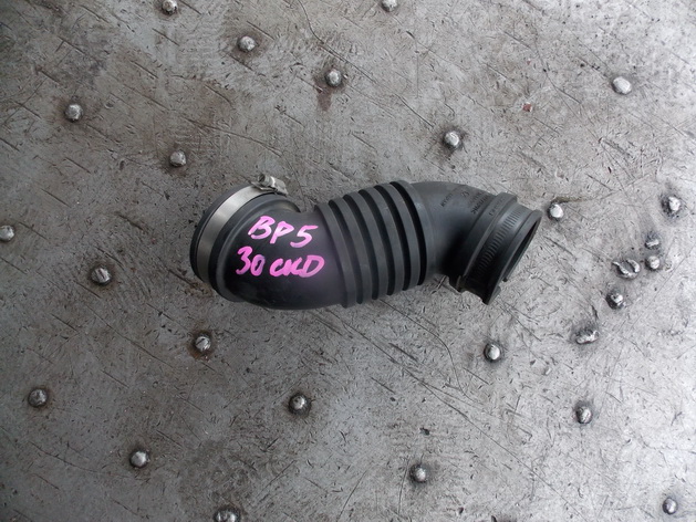 Патрубок Subaru Legacy