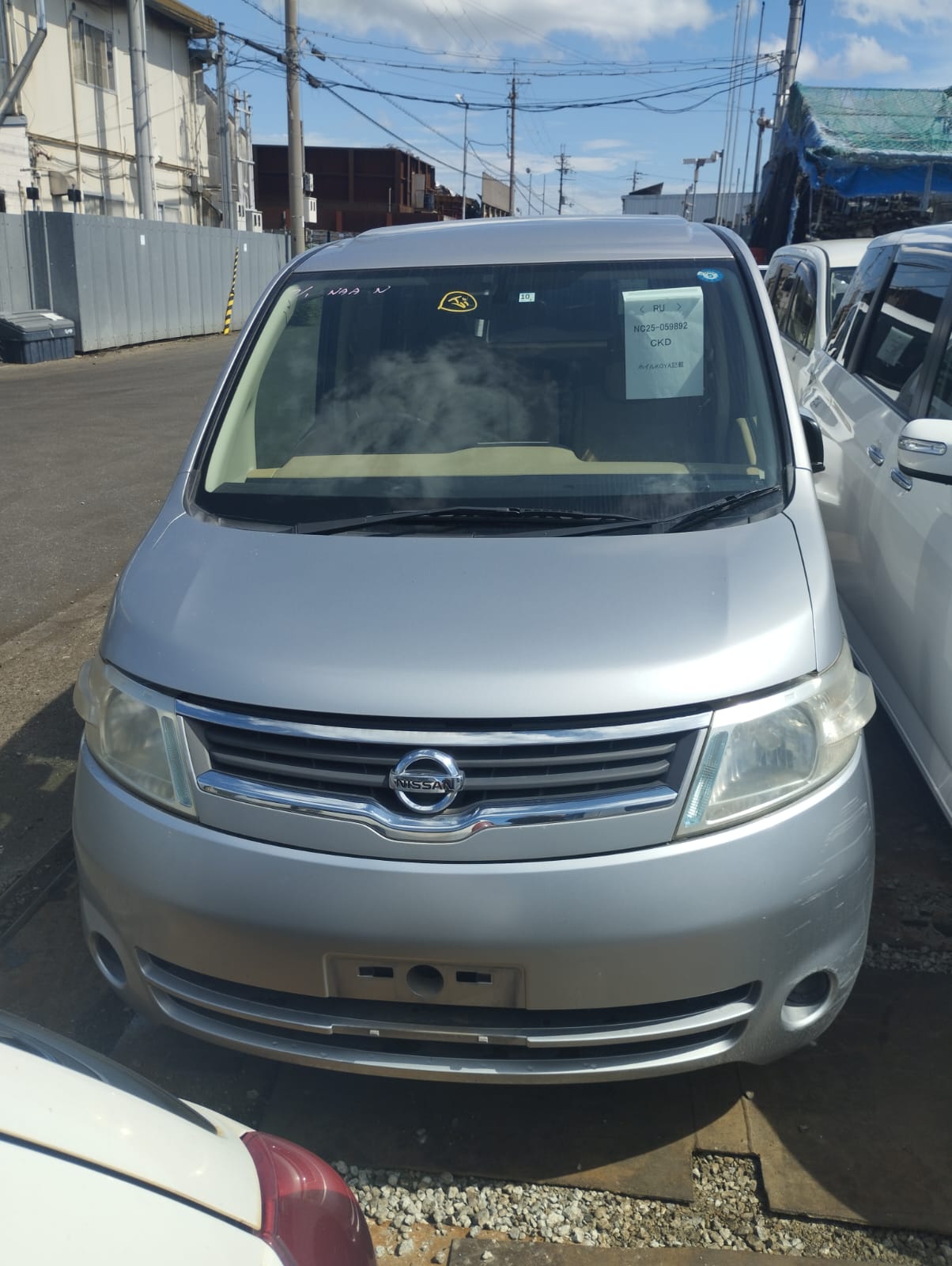 Nissan Serena NC25