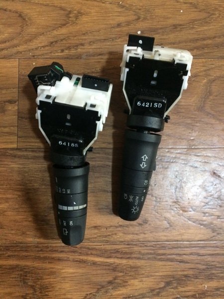 Подрулевой переключатель Nissan Lafesta NB30