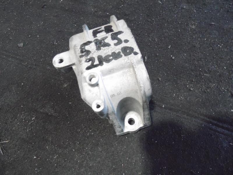 Подушка двигателя Volkswagen Golf