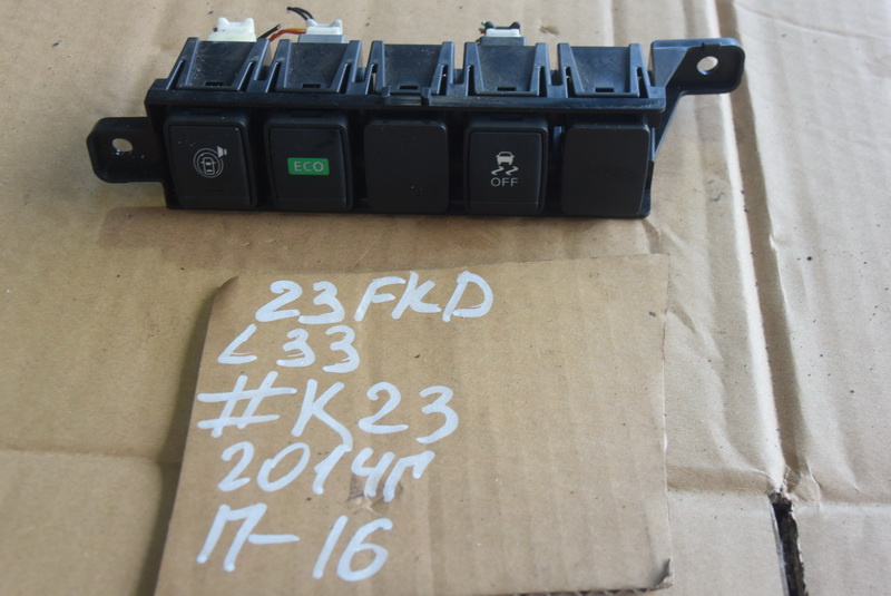 Кнопка Nissan Teana L33