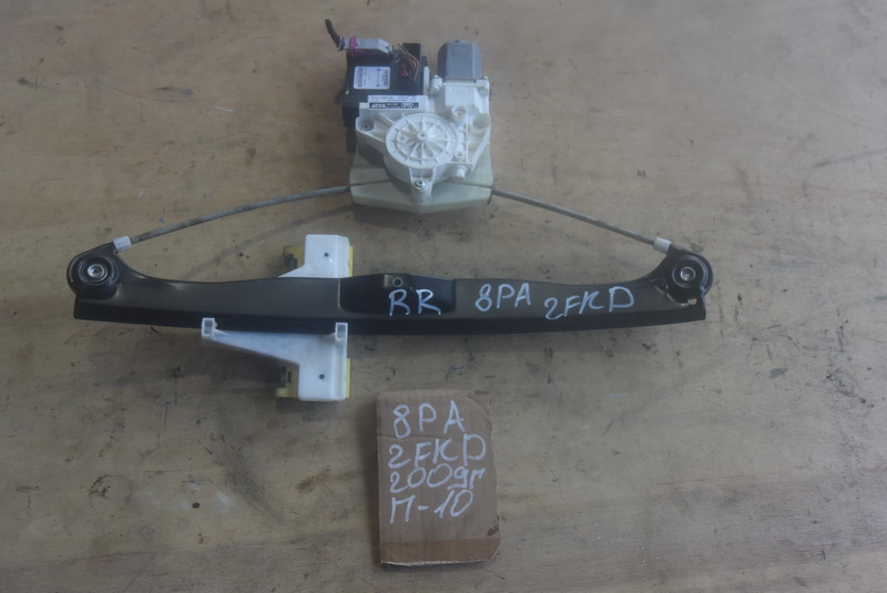 Стеклоподъемник Audi A3 8PA