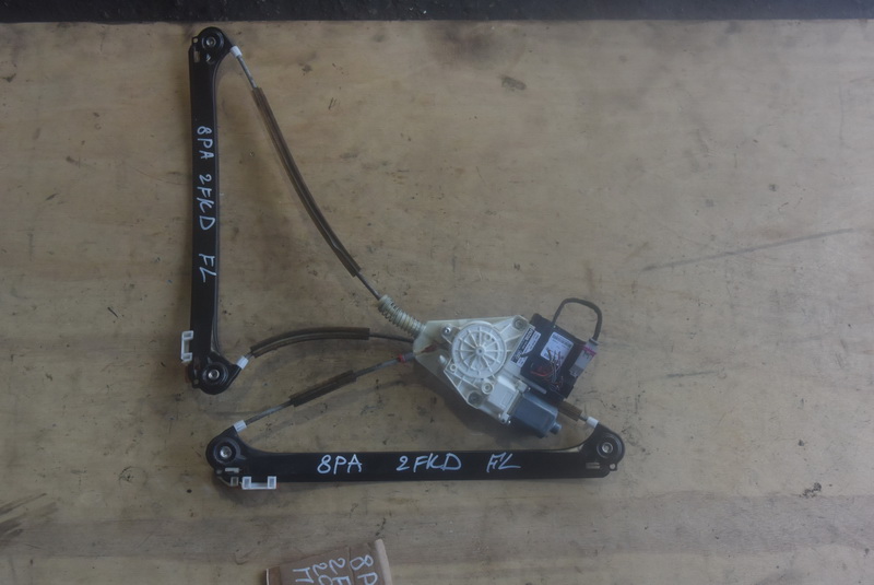 Стеклоподъемник Audi A3 8PA