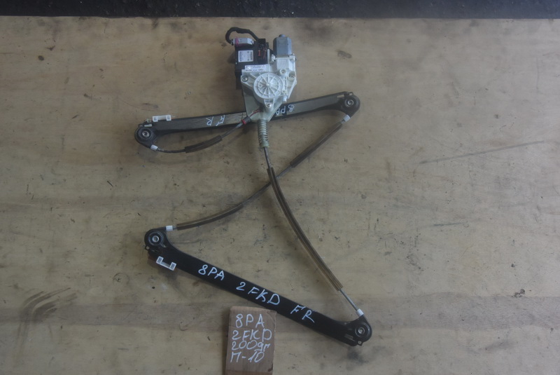 Стеклоподъемник Audi A3 8PA