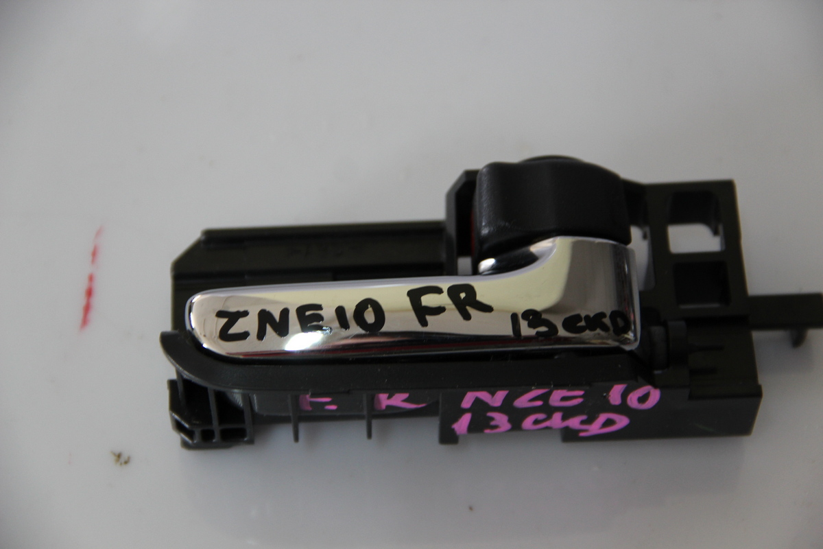 Ручка двери внутренняя Toyota Wish ZNE10