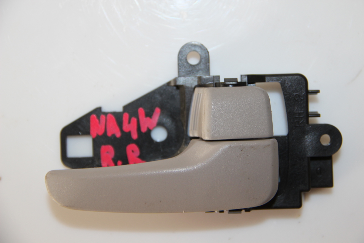 Ручка двери внутренняя Mitsubishi Grandis