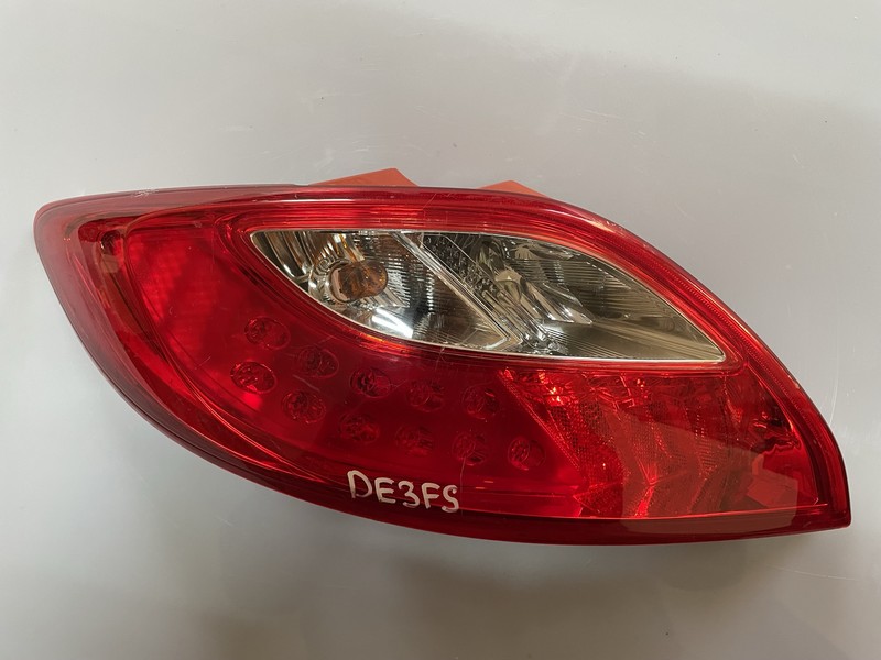 Стоп-сигнал Mazda Demio