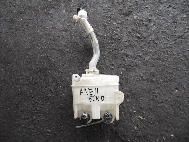 Бачок стеклоомывателя Toyota Wish ANE11