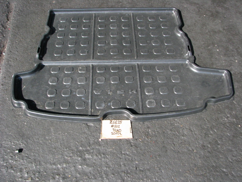 Коврик багажника Toyota Wish ZGE25