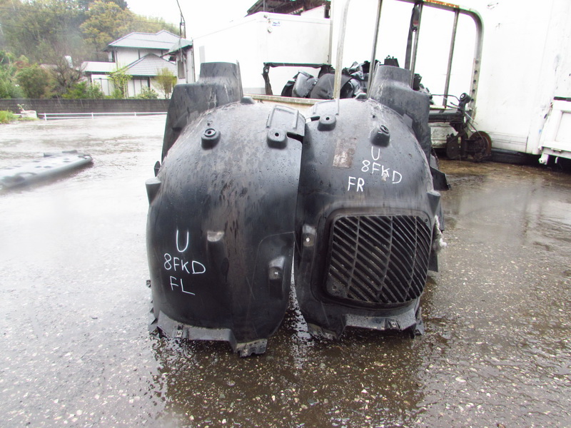 Подкрылок Citroen Grand C4 Picasso