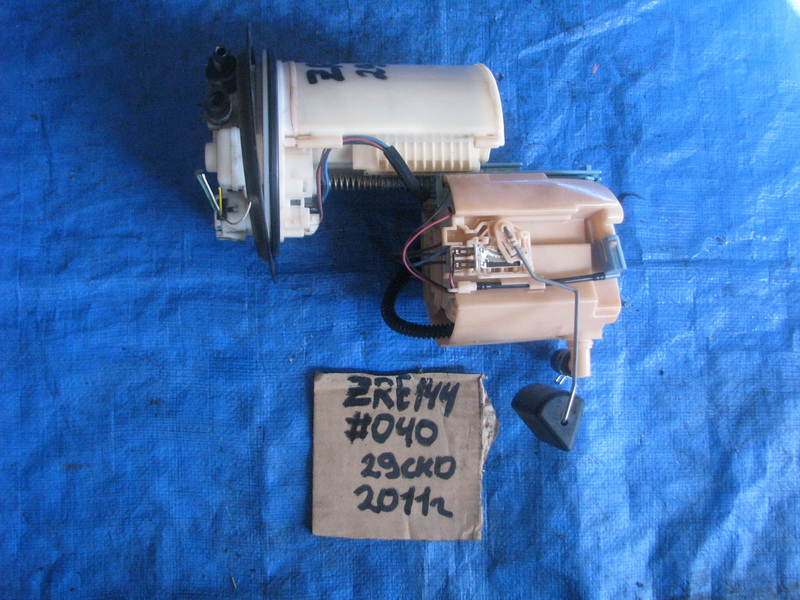 Топливный насос Toyota Corolla Fielder ZRE144