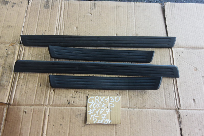 Порожек пластиковый Toyota Mark X GRX130