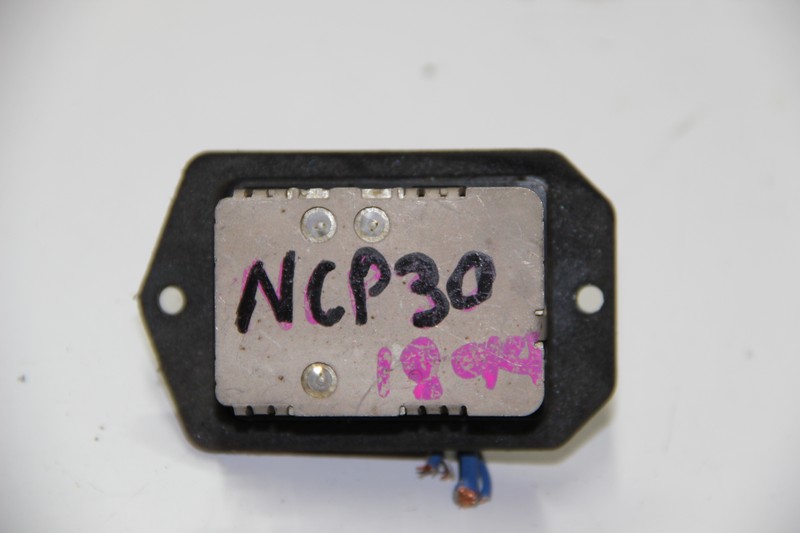 Резистор печки Toyota Bb NCP30