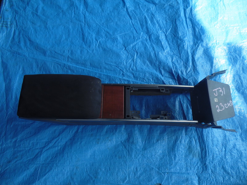 Подлокотник Nissan Teana