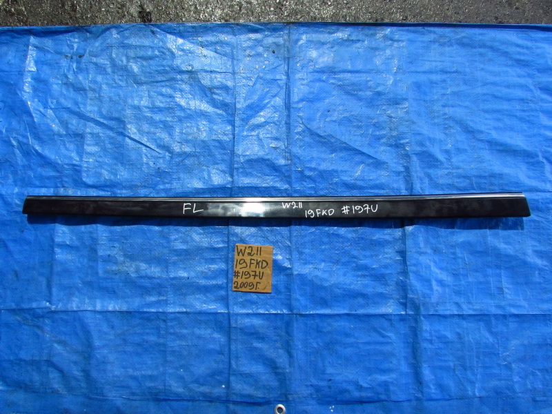 Молдинг на дверь Mercedes-benz E-class