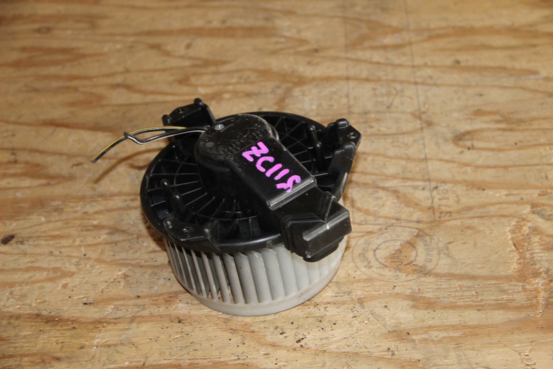 Моторчик печки Suzuki Swift