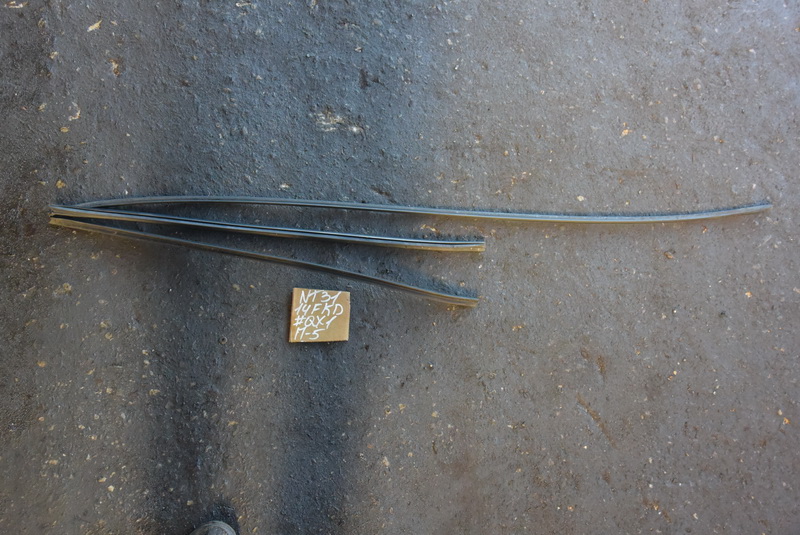 Молдинг лобового стекла Nissan X-Trail NT31