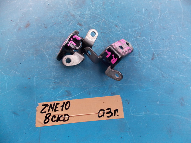 Петля двери Toyota Wish ZNE10
