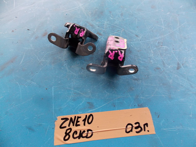Петля двери Toyota Wish ZNE10