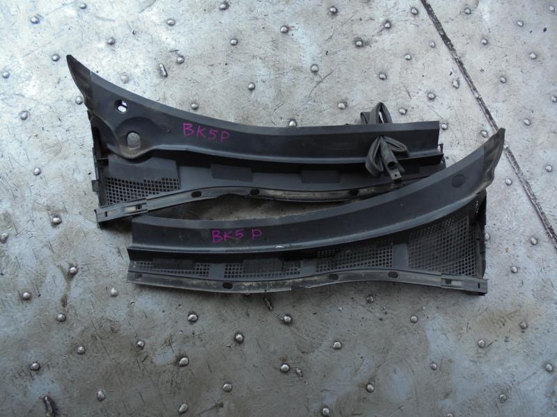 Решетка под лобовое стекло Mazda Axela