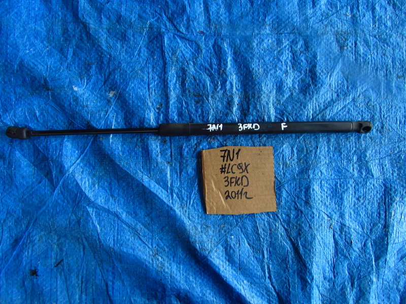 Амортизатор капота Volkswagen Sharan 7N1