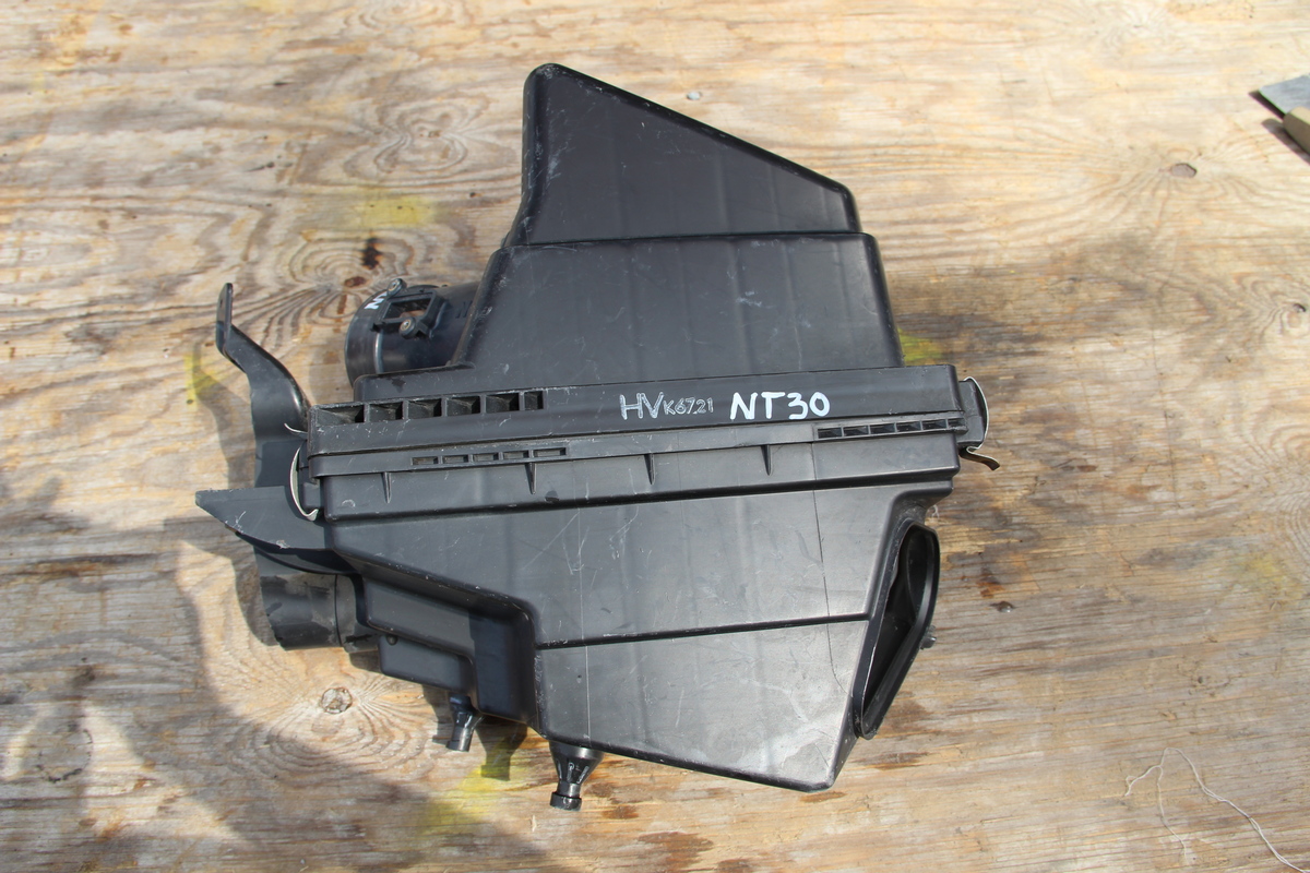 Корпус воздушного фильтра Nissan X-Trail NT30