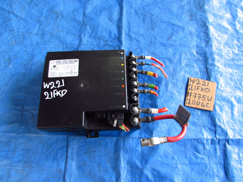 Клемма Mercedes-benz S-class W221