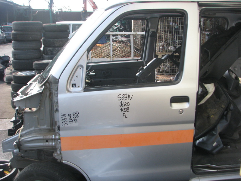 Дверь Daihatsu Hijet