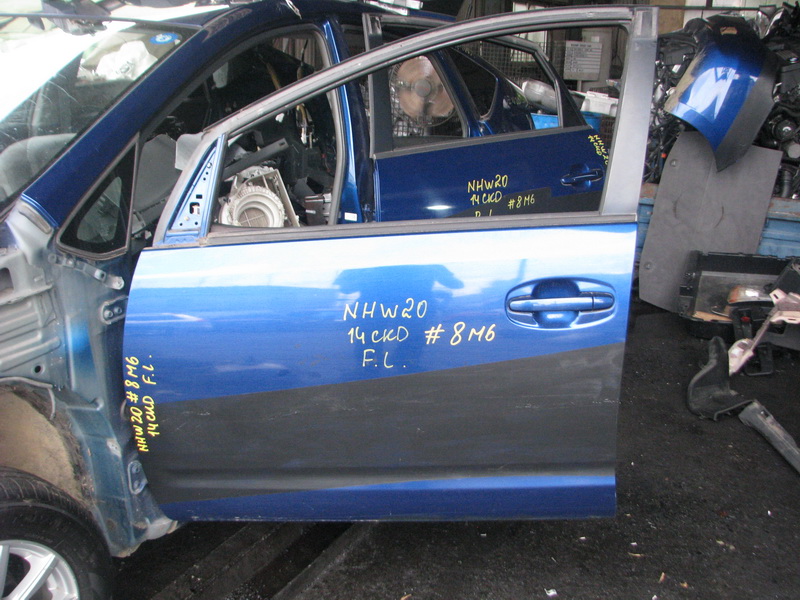 Дверь Toyota Prius