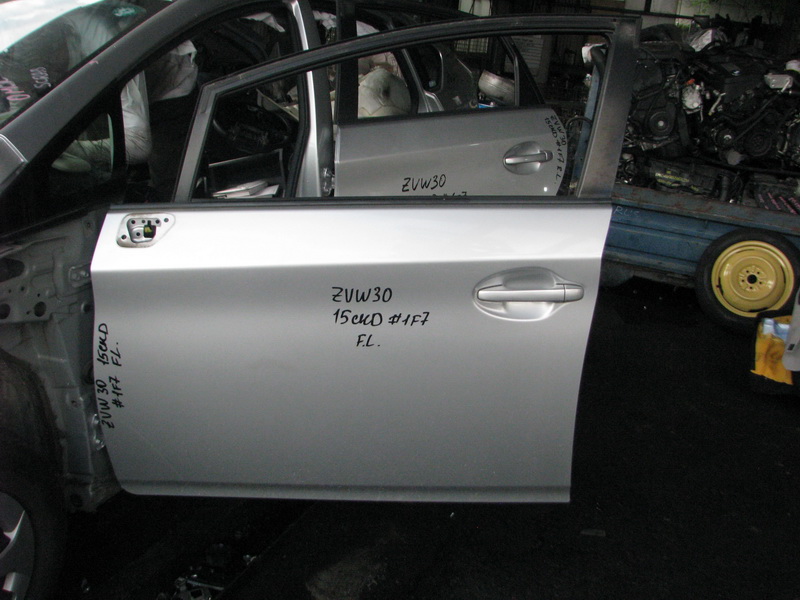 Дверь Toyota Prius ZVW30