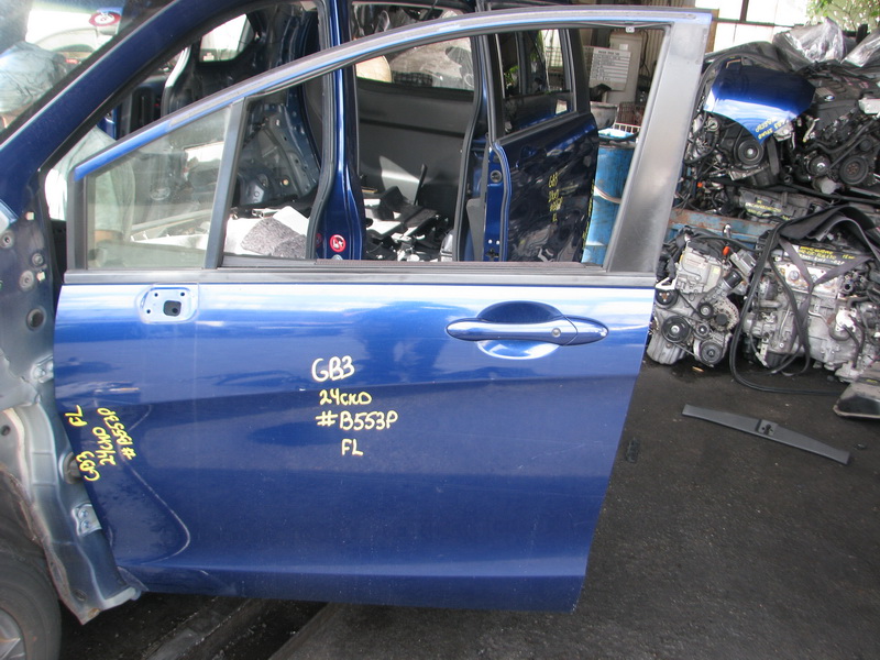 Дверь Honda Freed