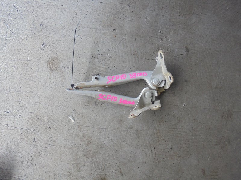 Петля капота Toyota Cresta GX81