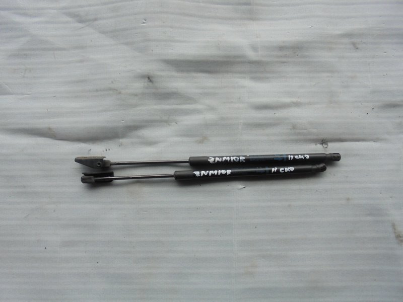 Амортизатор задней двери Toyota Isis