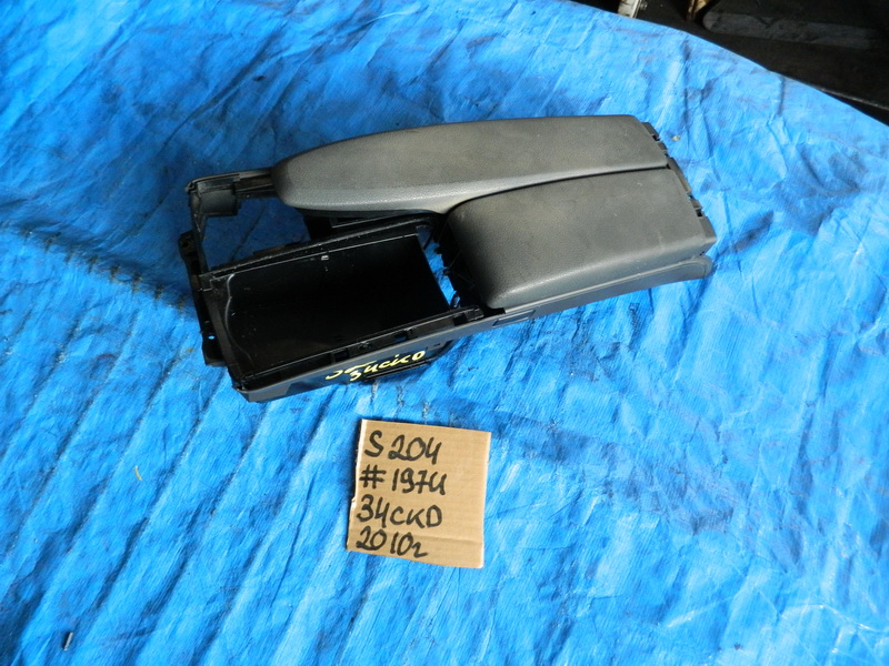 Подлокотник Mercedes-benz C-class S204