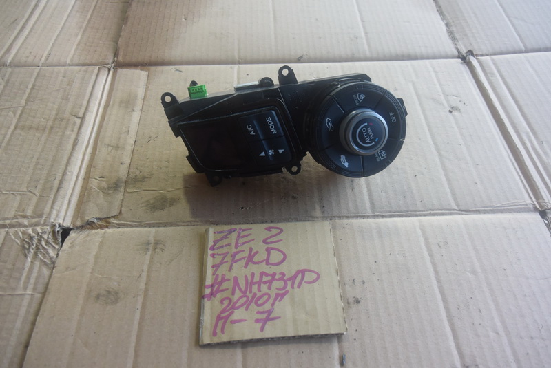 Блок управления климат-контролем Honda Insight