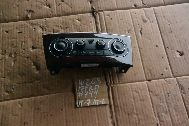 Блок управления климат-контролем Mercedes-benz C-class W203