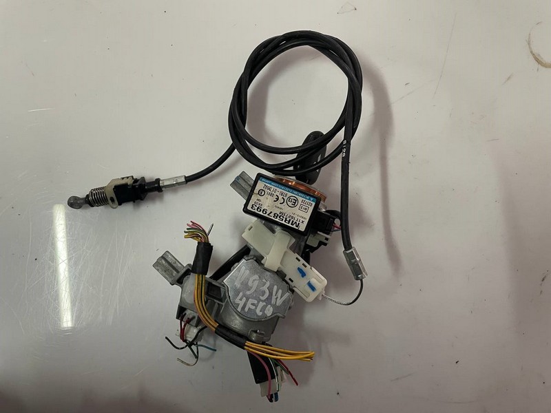 Замок зажигания Mitsubishi Pajero V93W