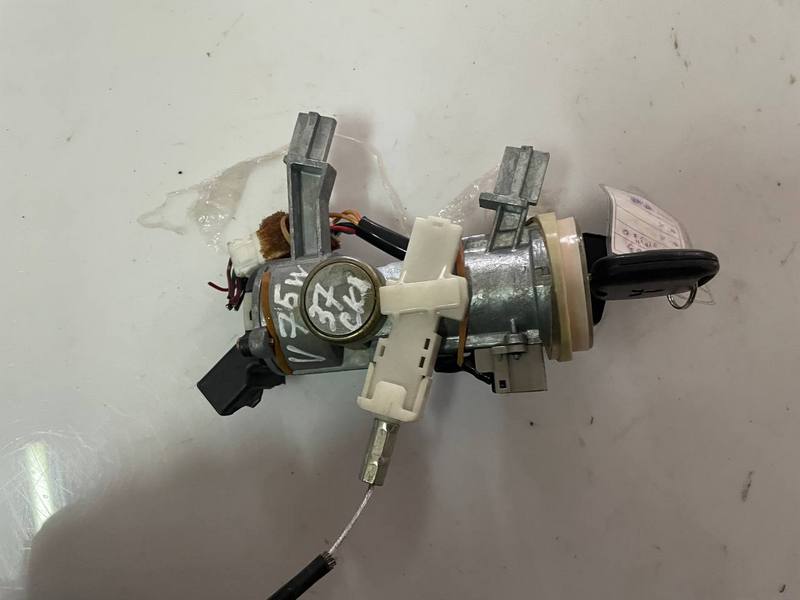 Замок зажигания Mitsubishi Pajero V75W