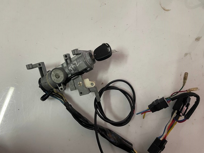 Замок зажигания Suzuki Jimny JB23W